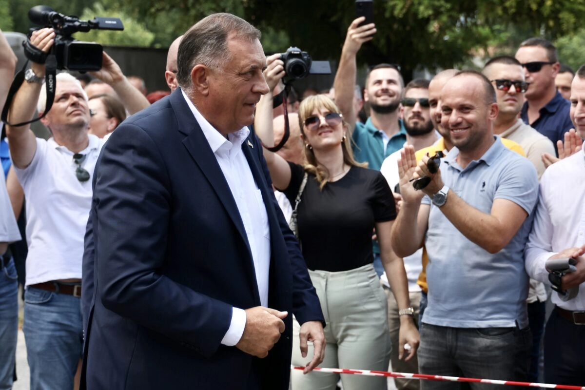 Dodik: Mali Dino je obična narikača